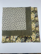 Load image into Gallery viewer, Sustainable Beeswax Wraps ,Set of 3- Green Bee Set