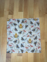 Load image into Gallery viewer, Honeycomb Bee Beeswax Wraps – (Sandwich Bag 8"x11")
