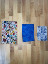 Load image into Gallery viewer, Country Garden Beeswax Wraps – Set of 3 (Small &amp; Medium &amp; Large)
